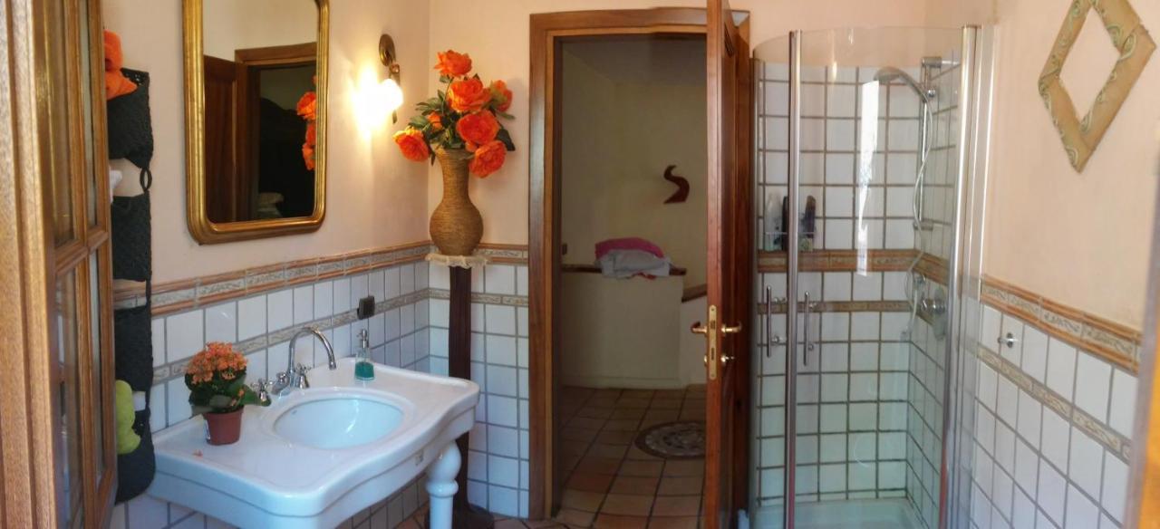 Room In Villa - Room In The Hills With Garden And Sea View San Salvatore  Esterno foto